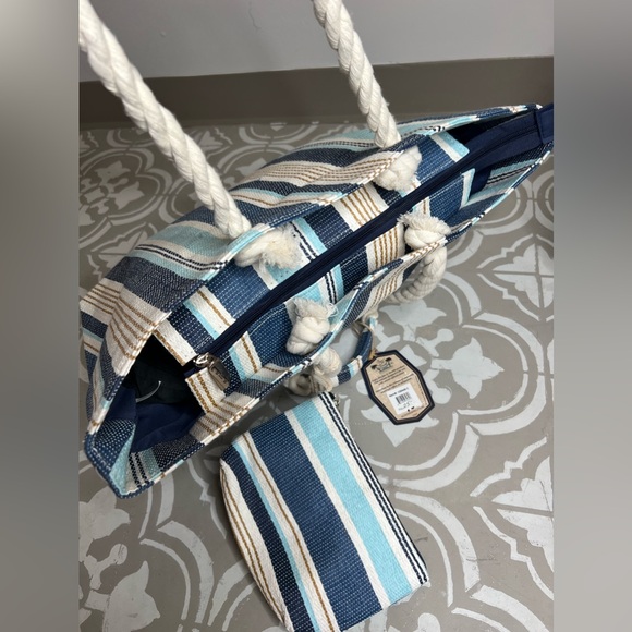 NWT Sun N’ Sand | 2pc Tote And Pouch Set - Picture 3 of 10